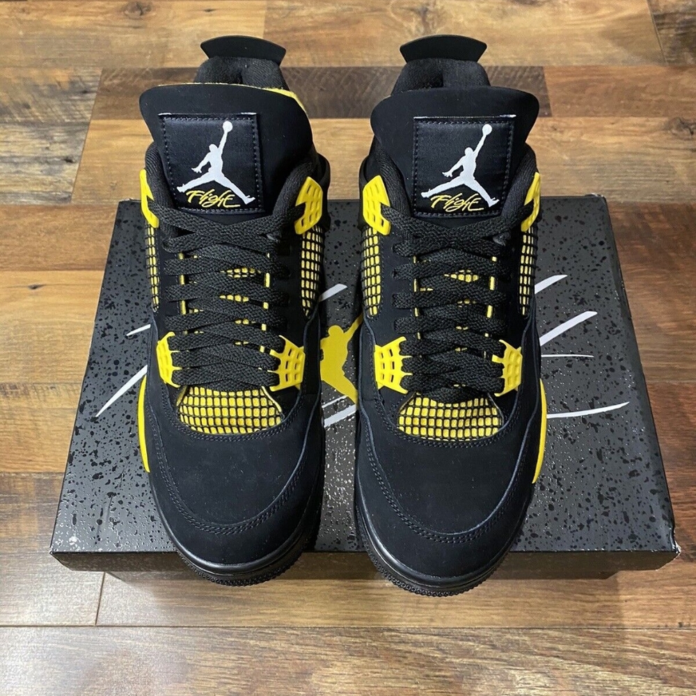 Jordan 4 Thunder male sneakers